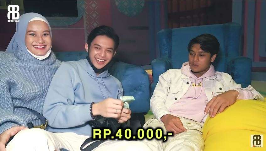 Jadi Selebriti Terkenal, Ternyata Uang yang Dimiliki Rey Mbayang Cuma Segini!