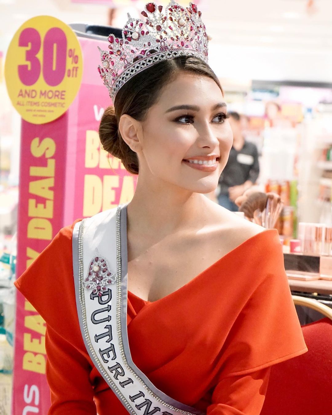 Putri Indonesia 2019 Frederika Alexis Cull