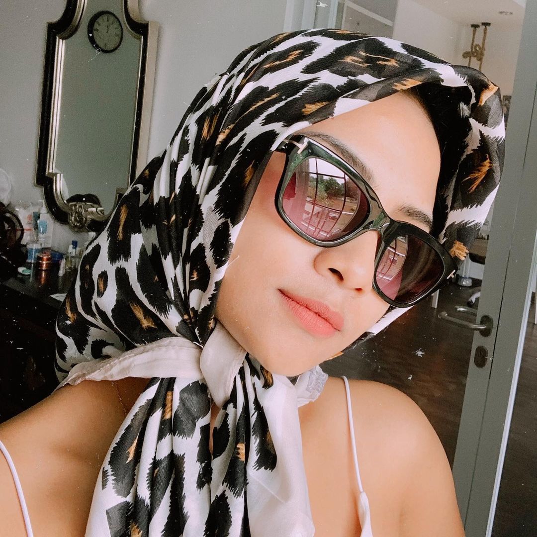 Pakai Tank Top dan Penutup Kepala Seperti Hijab, Vanessa Angel Dapat Cibiran dari Netizen