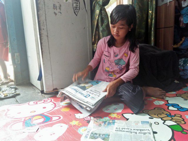 Kisah Chelis Bocah Kecil yang Jadi Penjual Koran