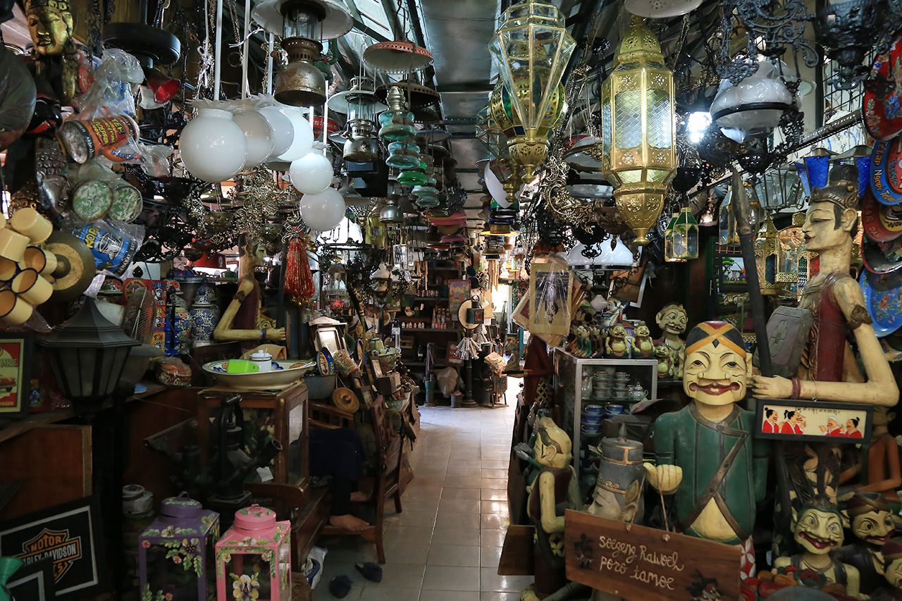 Wisata Kota Solo - Pasar Antik Triwindu