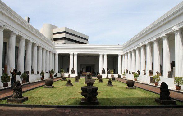 Tempat Wisata di Jakarta Pusat - Museum Nasional Indonesia atau Museum Gajah