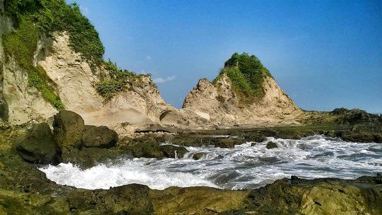 Tempat Wisata di Ciamis - Pantai Karang Nini