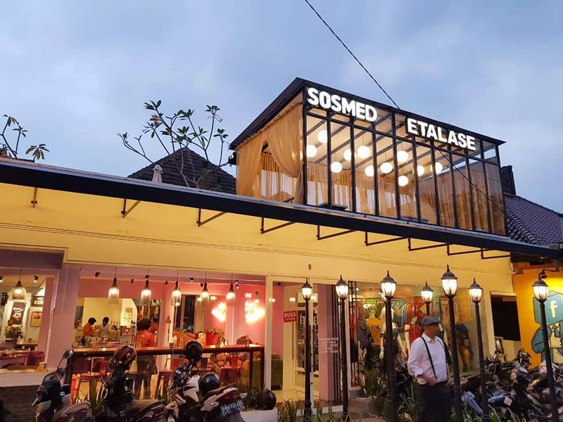 Tempat Wisata di Medan yang Romantis - Sosmed Cafe