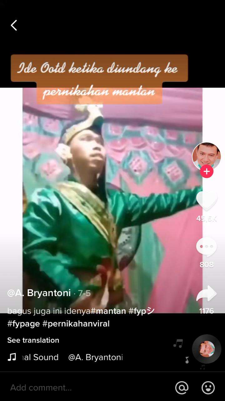 Pria Ini Pakai Baju Persis dengan Pengantin di Pernikahan sang Mantan