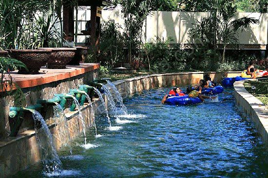 Tempat Wisata di Malang Selatan - Wahana Wisata Wendit Water Park Malang