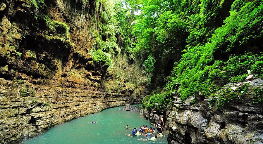 Tempat Wisata Alam di Jawa Barat - Cukang Taneuh atau Green Canyon