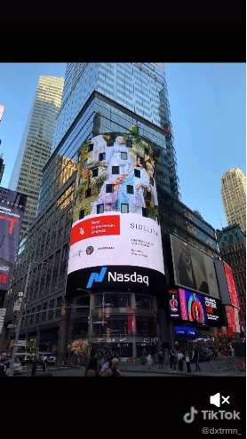 Lesti Kejora di New York Times Square