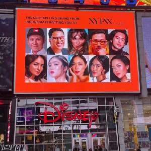 Para Selebriti Tanah Air di Billboard New York Times