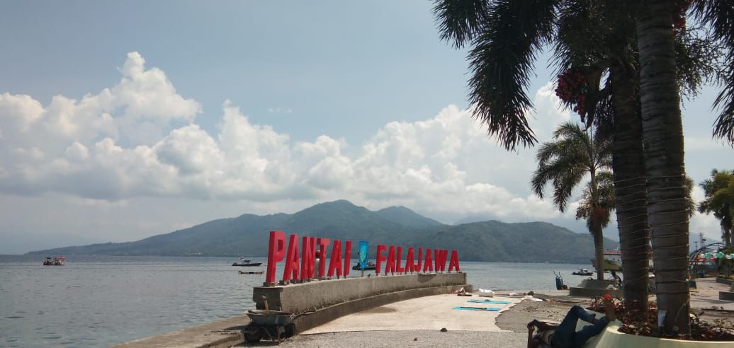 Tempat Wisata di Ternate - Pantai Falajawa
