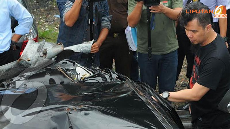 Ahmad Dhani saat kejadian tabrakan mobil Dul Jaelani