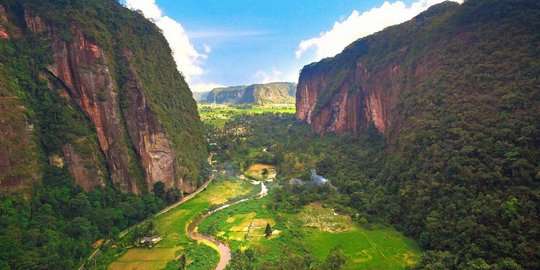 Tempat Wisata di Payakumbuh - Lembah Harau