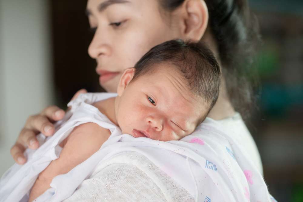 Membuat Bayi Sendawa