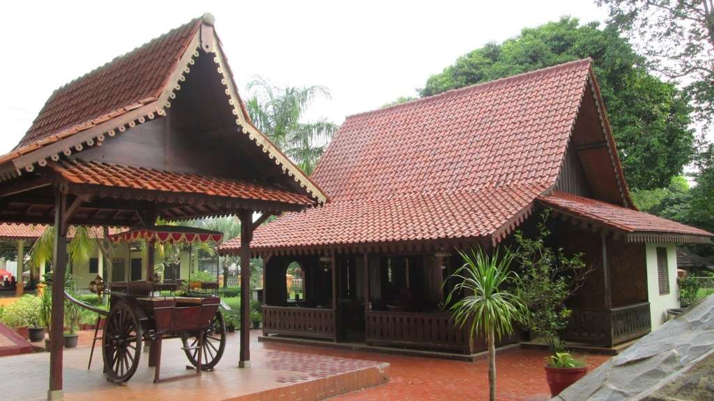 Nama Rumah Adat