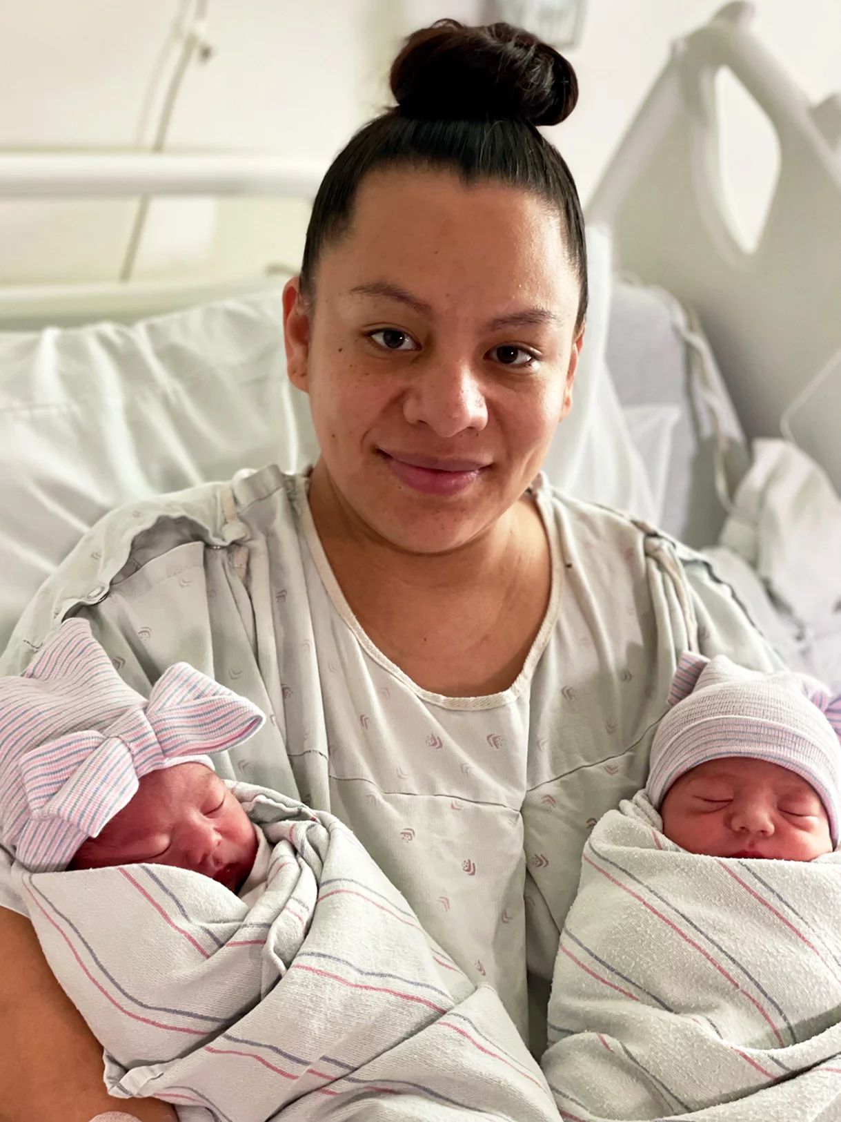Viral Wanita di California Melahirkan Bayi Kembar Beda Tahun