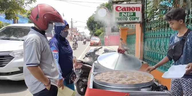 Penjual Kue Apam