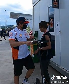 Marc Marquez dan Angie Ang