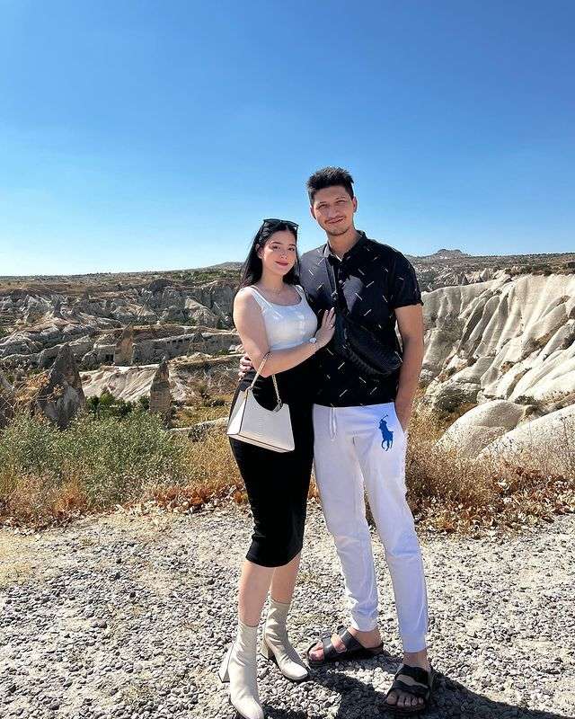 Yasmine Ow dan Aditya Zoni di Turkey