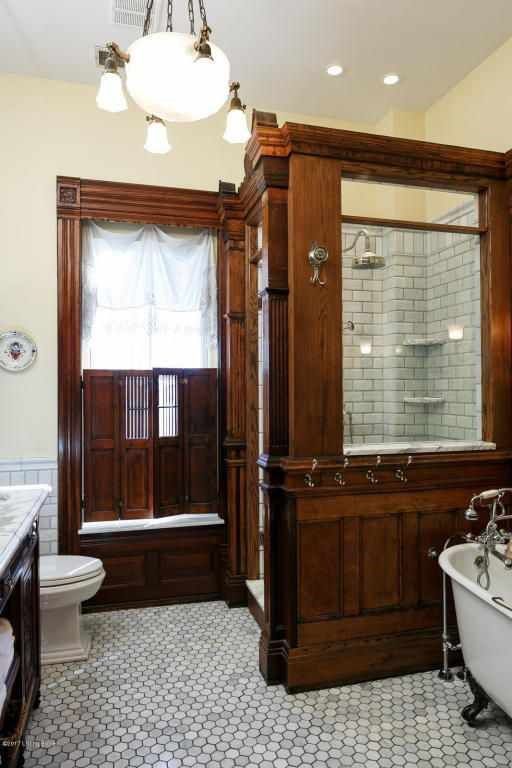 Desain Kamar Mandi dan WC Pisah - Victorian