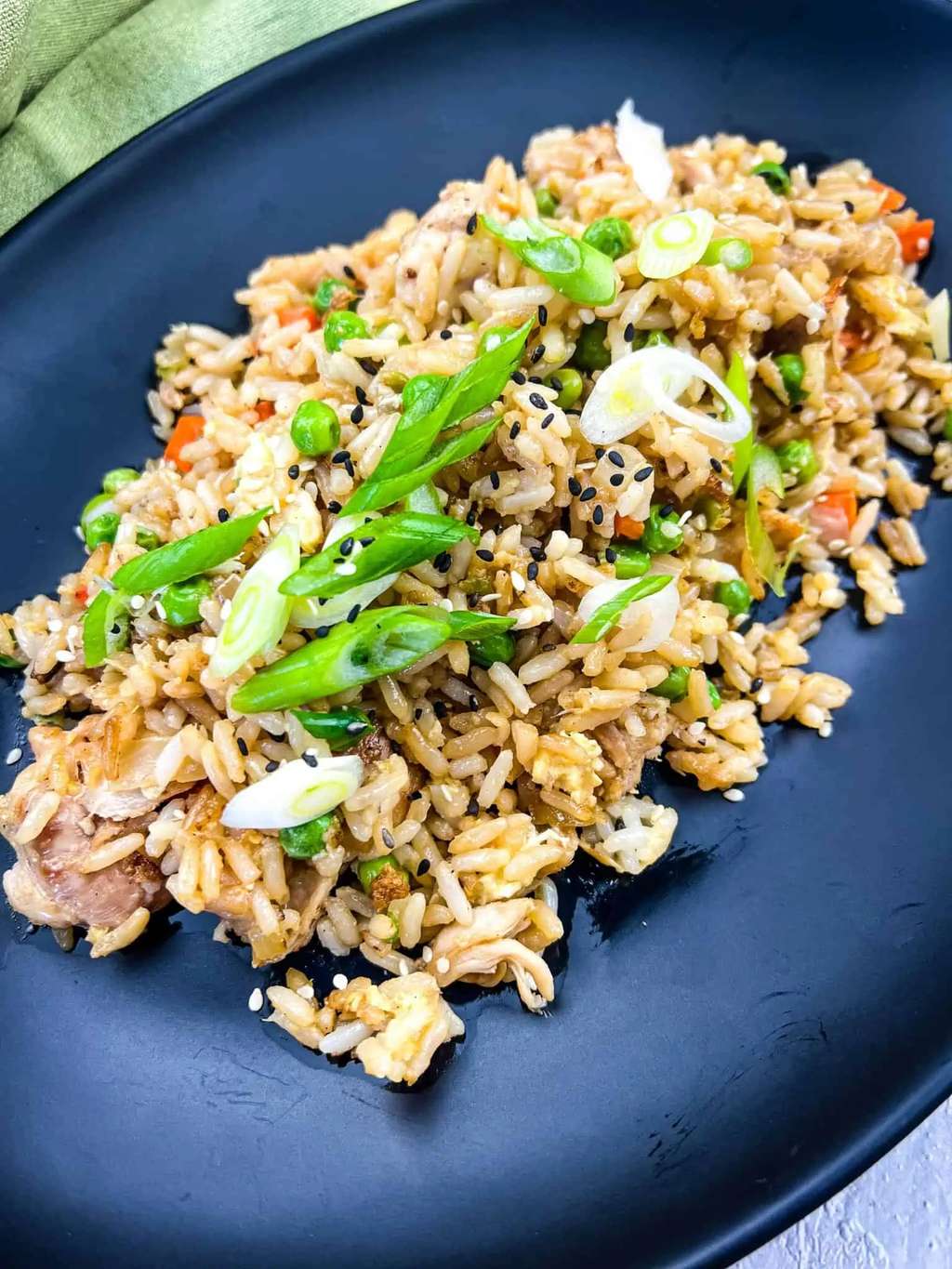 Cara Menghias Nasi Goreng di Piring