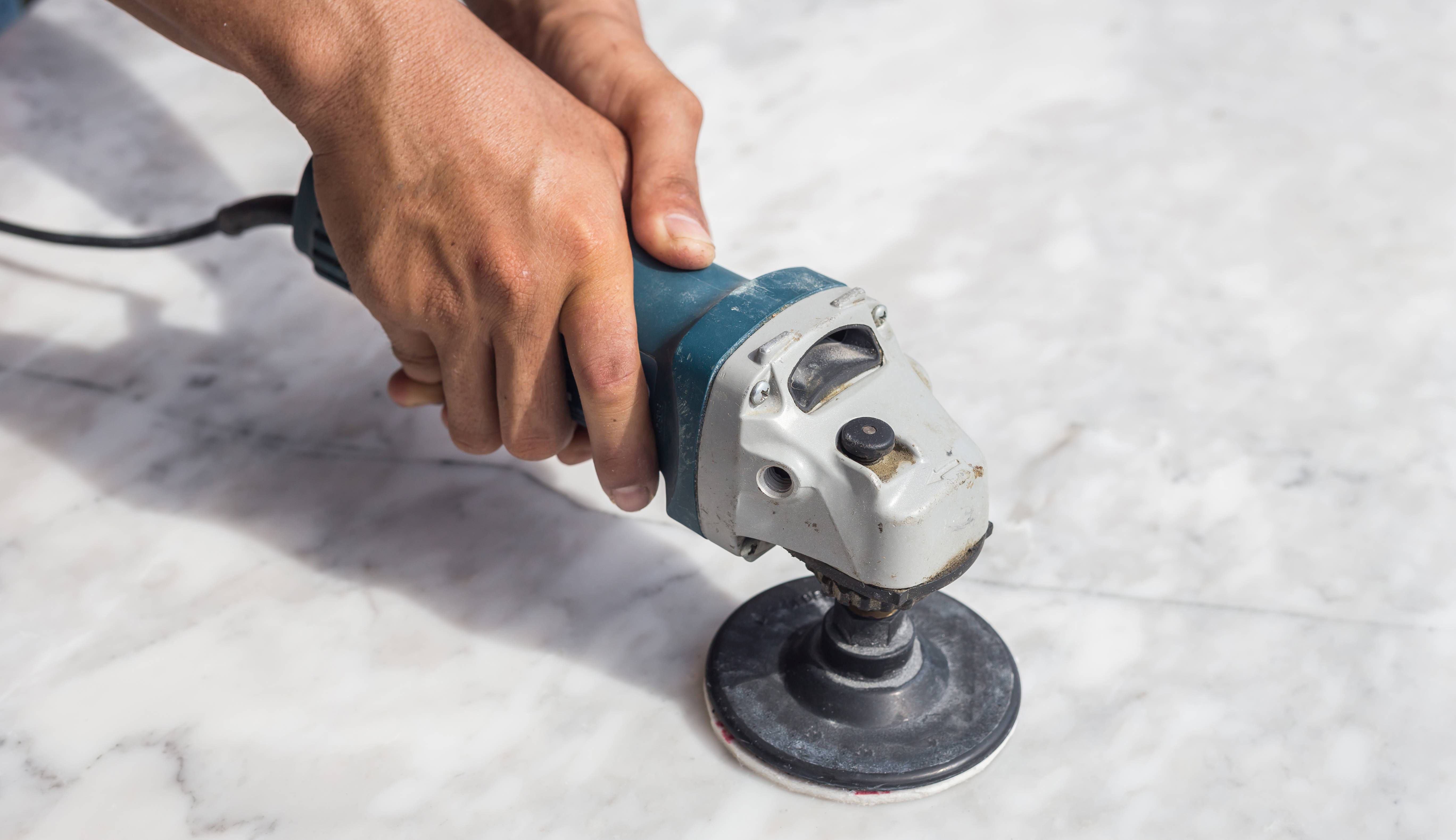 Cara Mengepel Lantai Granit agar Tidak Lengket