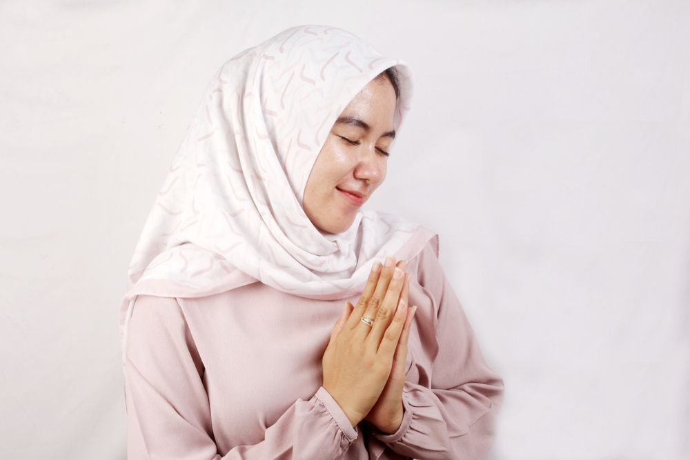 Tips pakai hijab Putih - Pilih Bahan Hijab Anti Kusut