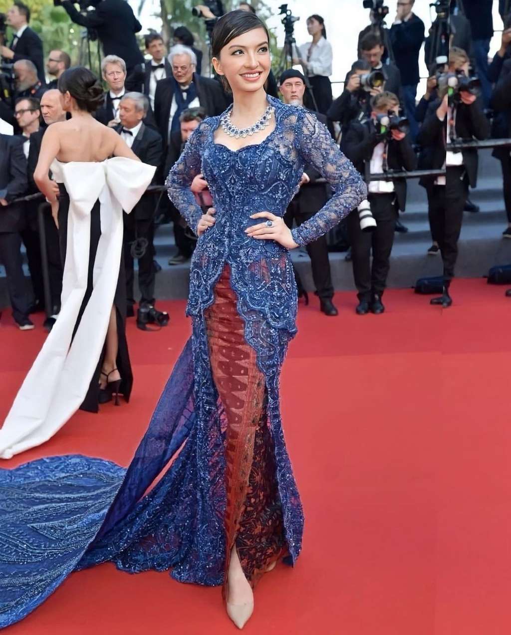 Raline Shah tampil menawan berkebaya di Cannes Film Festival