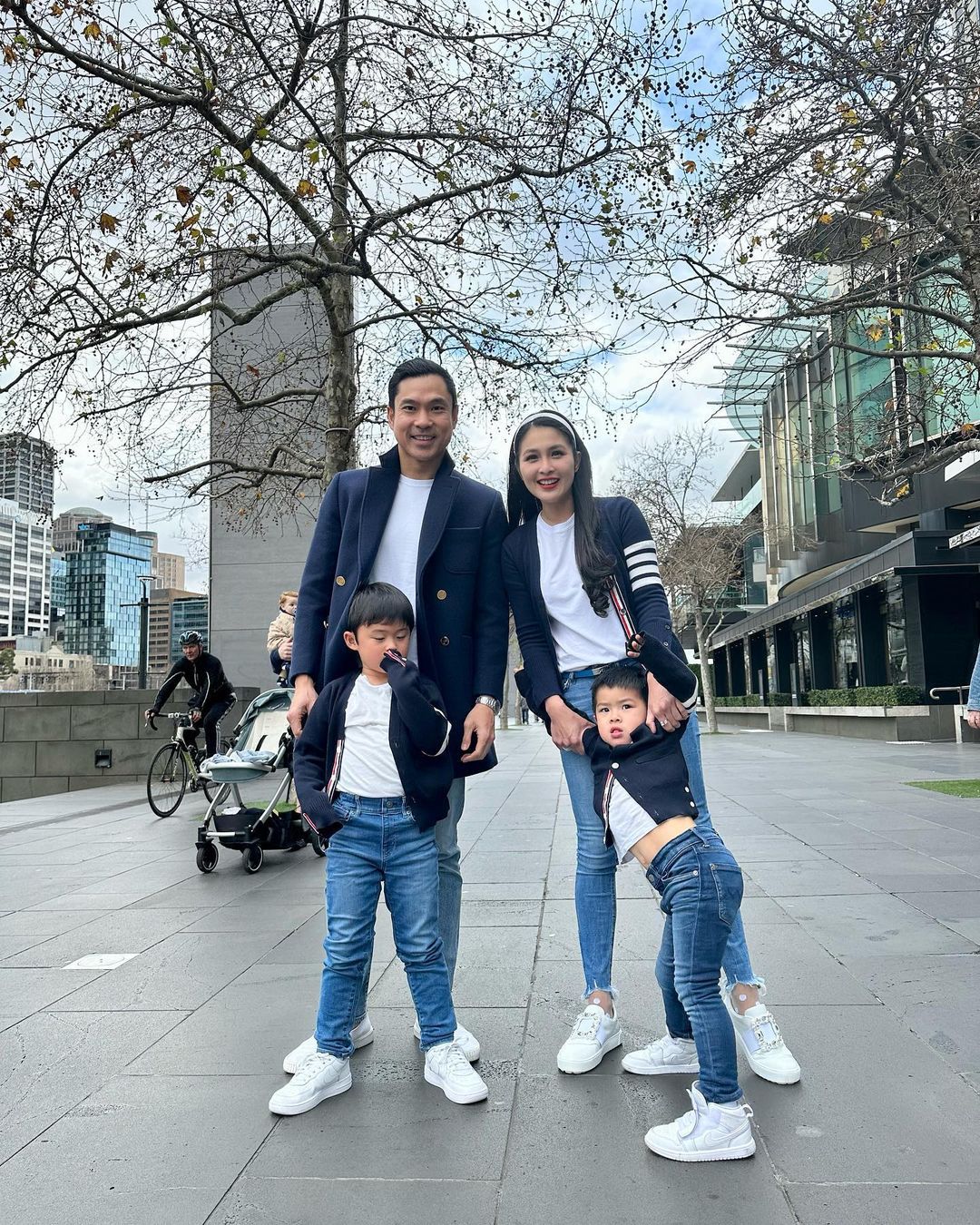 Potret Seru Keluarga Sandra Dewi Liburan ke Melbourn