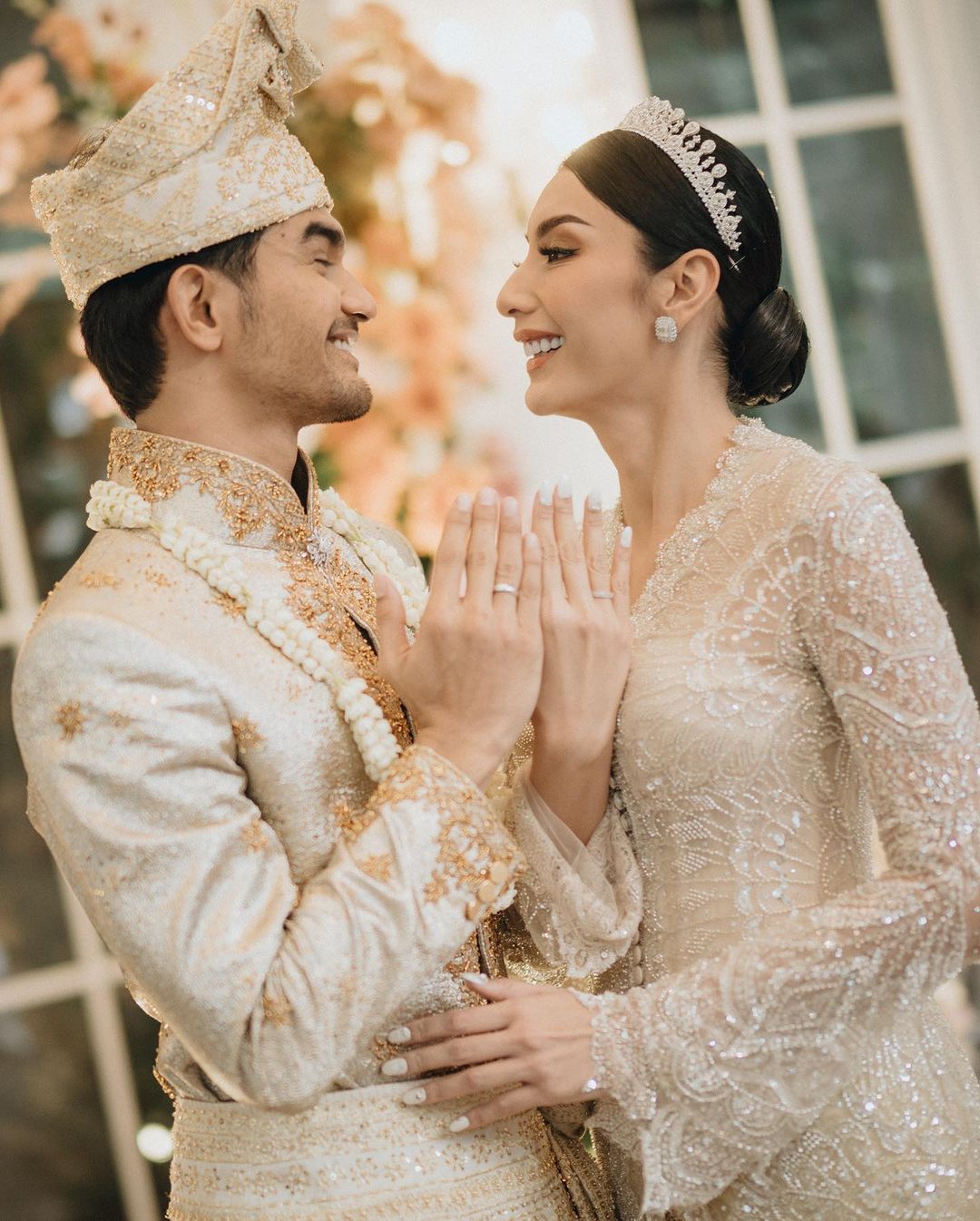 Potret Pernikahan Tyas Mirasih dan Tengku Tezi