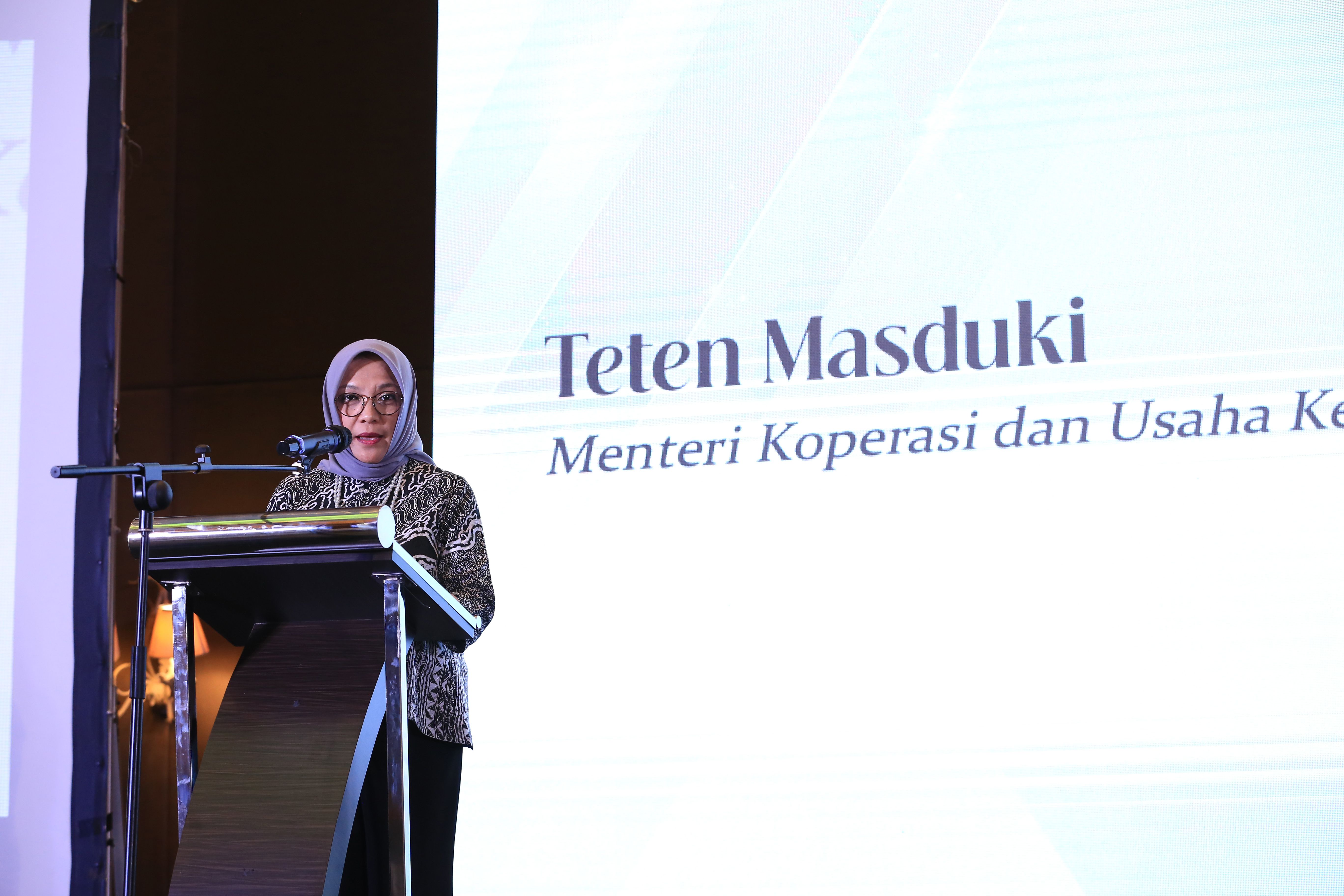 Apresiasi Perempuan Berpengaruh, Siti Azizah Hadir Sebagai Perwakilan Deputi Bidang Kewirausahaan Ke