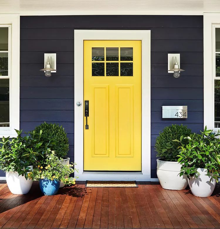 Pintu Rumah Warna Kuning Cerah