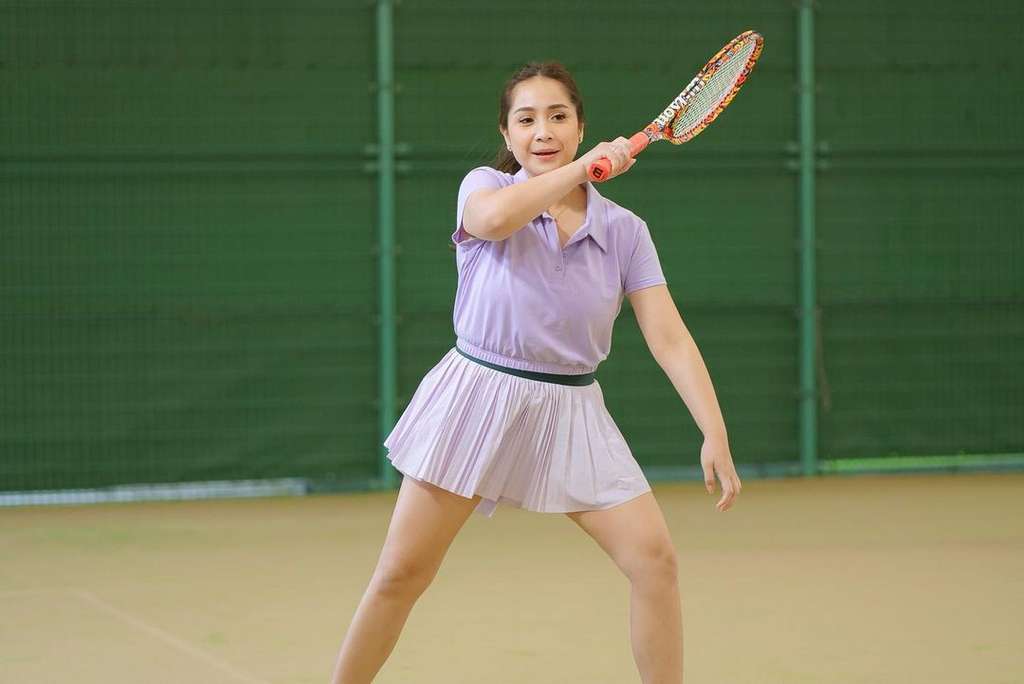 Artis Cantik Yang Hobi Olahraga Tenis