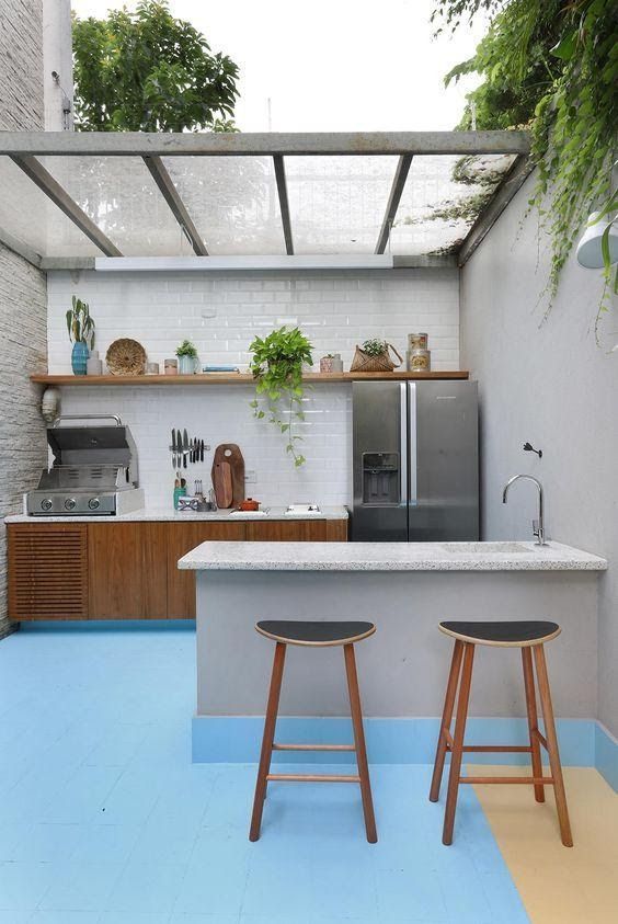 Desain Dapur dan Ruang Makan Terbuka dengan Atap Transparan