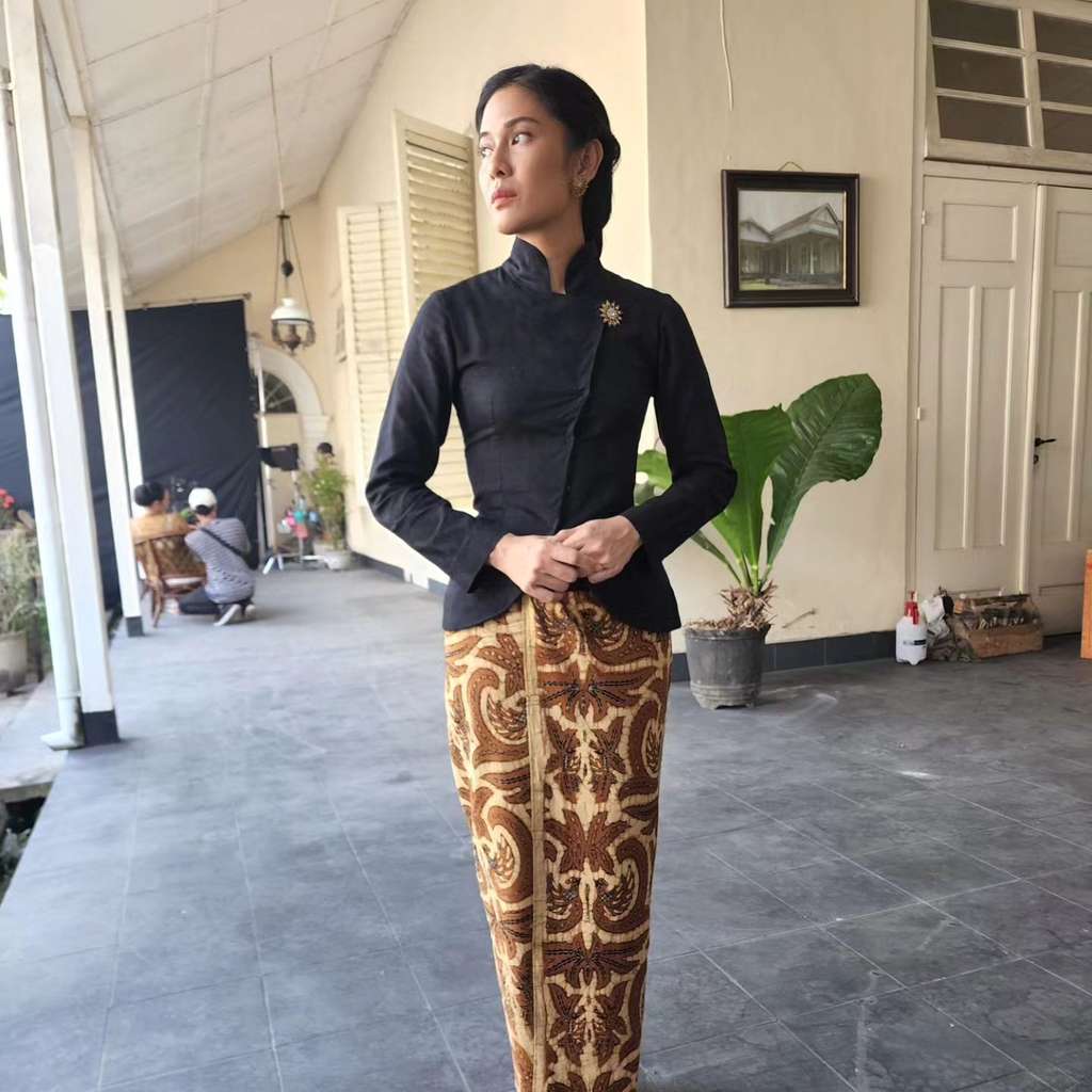 Dian Sastrowardoyo Gadis Kretek