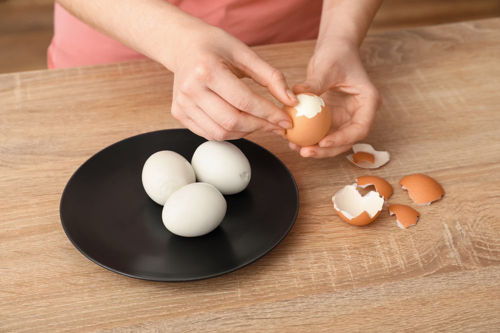 Tips Mengupas Telur dengan Mudah