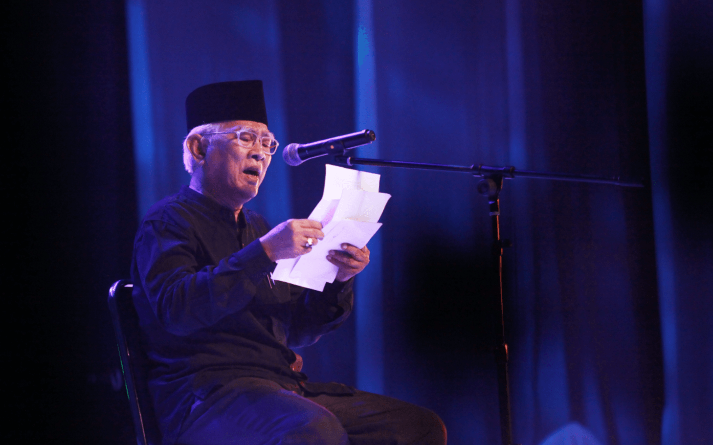 Puisi Hari Pahlawan, Mustofa Bisri
