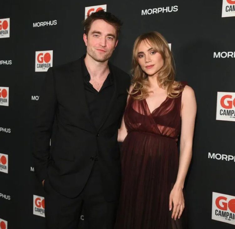 Pacar Robert Pattinson Dikabarkan Hamil