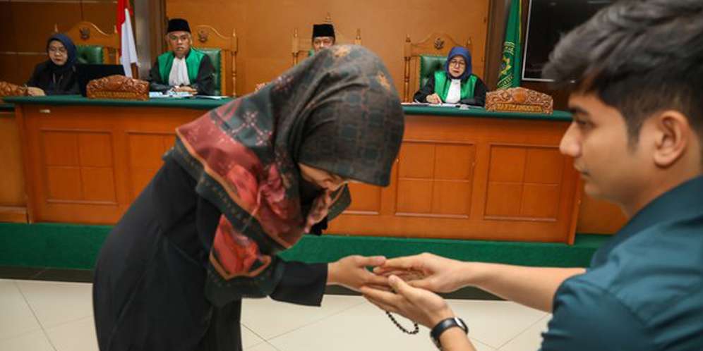 Ria Ricis dan Teuku Ryan di Sidang Cerai Perdana