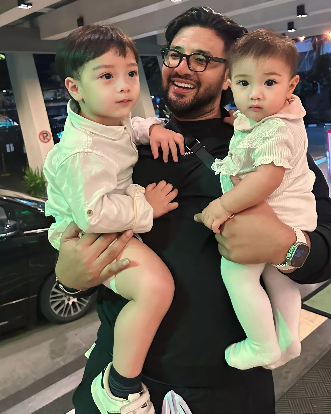 Ammar Zoni dan Anak-anaknya