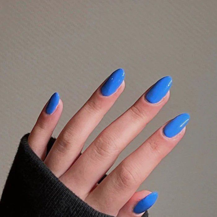 Rekomendasi Warna Nail Art agar Kulit Cerah - Ocean Blue
