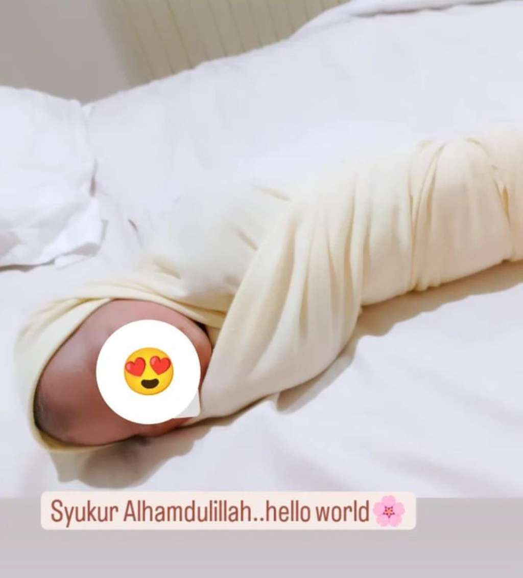 Kiki Amalia Melahirkan Anak Pertama