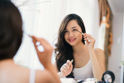 Clean Makeup Look - Pilih Maskara yang Menciptakan Tampilan Wajah Cerah