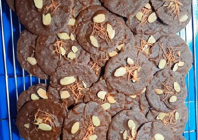 Resep Almond Chocolate Cookies Crispy