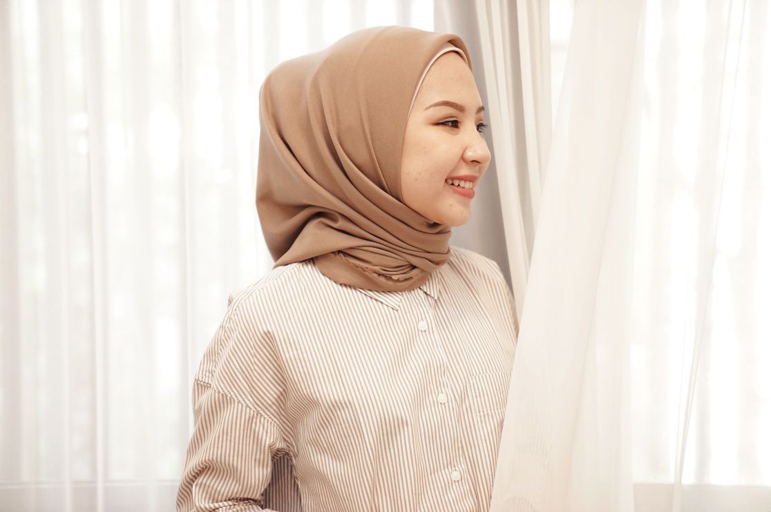Hijab Segi Empat Modern dengan Twist