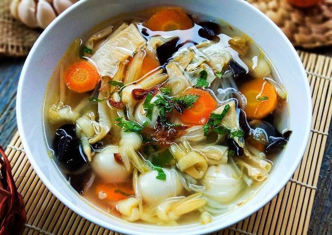 Resep Masakan Berkuah untuk Lebaran - Sup Kimlo Komplit