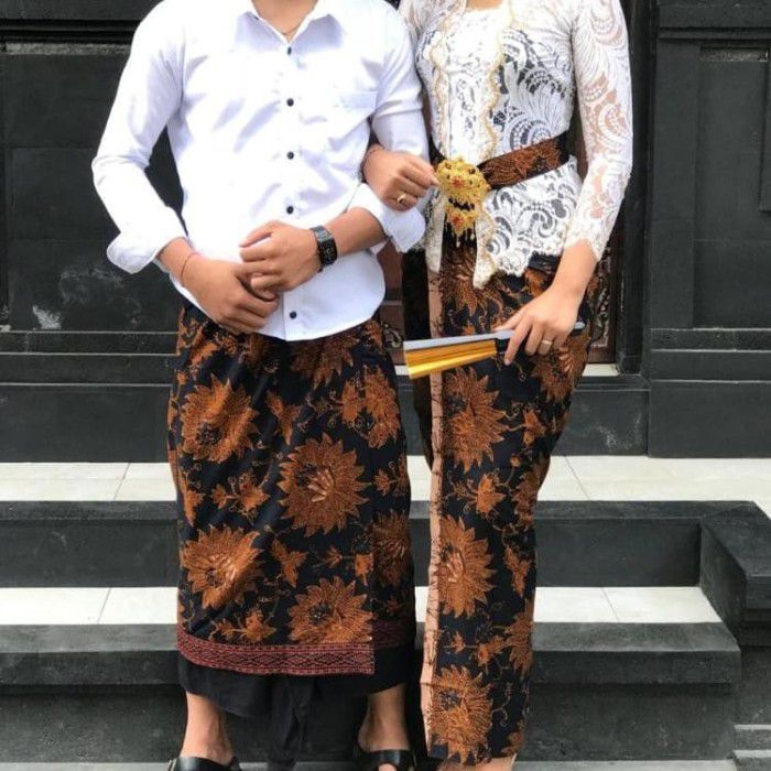 Rekomendasi Baju Lebaran Couple - Busana Tradisional
