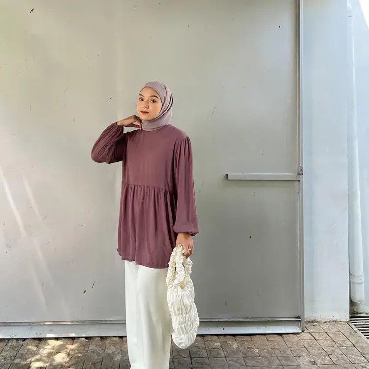 Warna Baju Lebaran Yang Cocok Untuk Kulit Sawo Matang - Ungu Tua