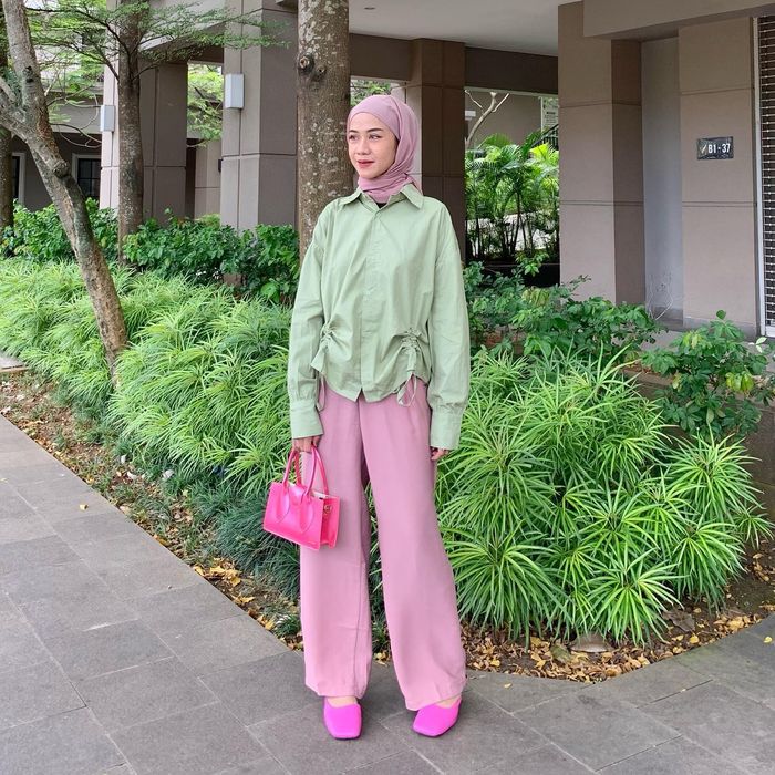 Kombinasi Warna Baju - Pink dan Hijau Mint