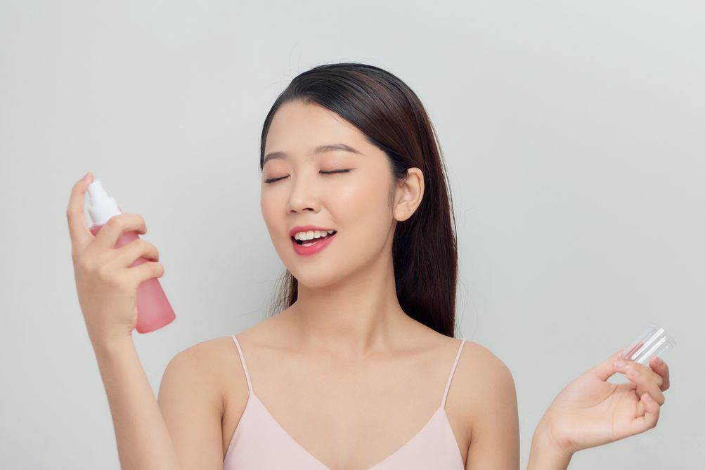 Tips Makeup Tahan Lama - Selesaikan dengan Setting Spray