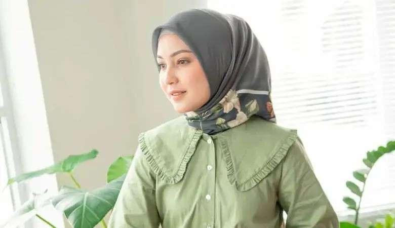 Kerudung Yang Cocok Untuk Gamis Sage - Abu-Abu Tua